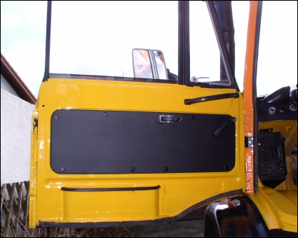 1980 Unimog 406 with a Hiab 650 Crane