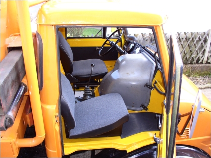 1980 Unimog 406 with a Hiab 650 Crane