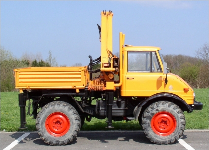 1980 Unimog 406 with a Hiab 650 Crane