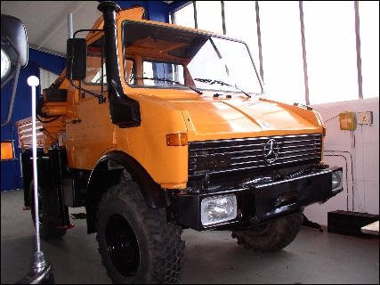 1978 U1000 with a Hiab 650 Crane